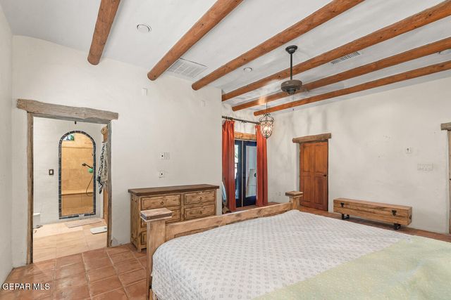 32 CIELO DORADO Drive, Anthony, NM 88021