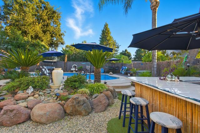 11604 Blazing Star Ct, Gold River, CA 95670