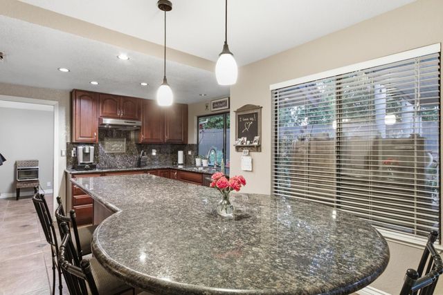 11604 Blazing Star Ct, Gold River, CA 95670