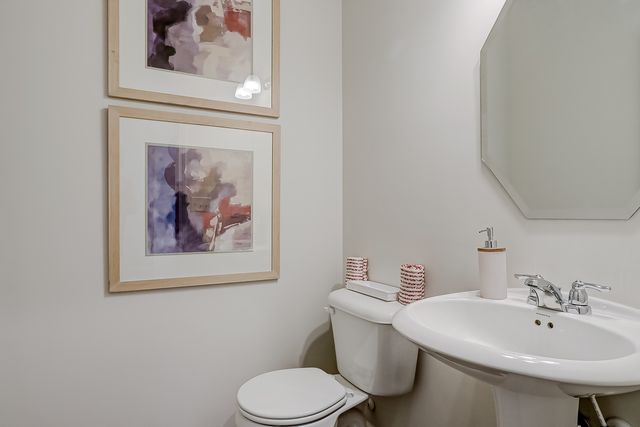 401 Comstock Road, South Elgin, IL 60177