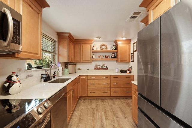 530 Mahogany Ln, Tracy, CA 95376