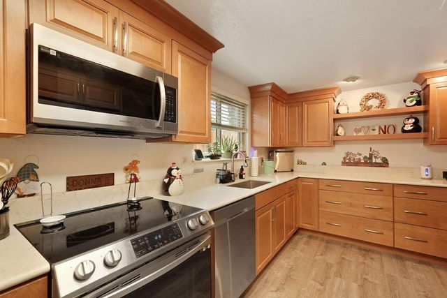 530 Mahogany Ln, Tracy, CA 95376