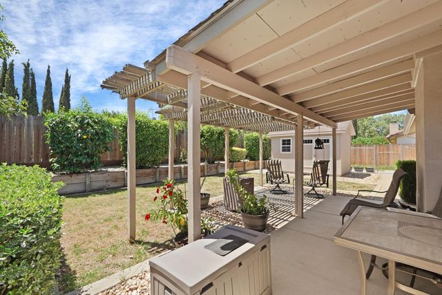 530 Mahogany Ln, Tracy, CA 95376