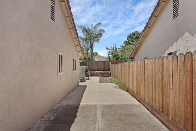 530 Mahogany Ln, Tracy, CA 95376