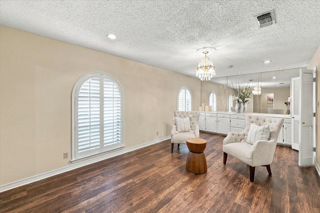 1805 Holm Oak Street, Arlington, TX 76012 — photo 4