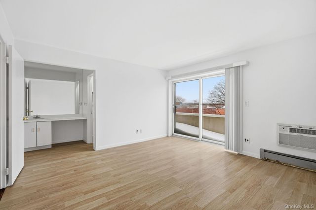 152 Tier Street 211C, Bronx, NY 10464