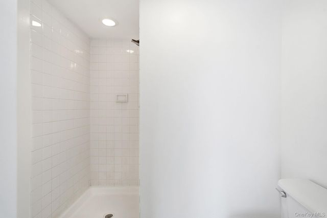 152 Tier Street 211C, Bronx, NY 10464