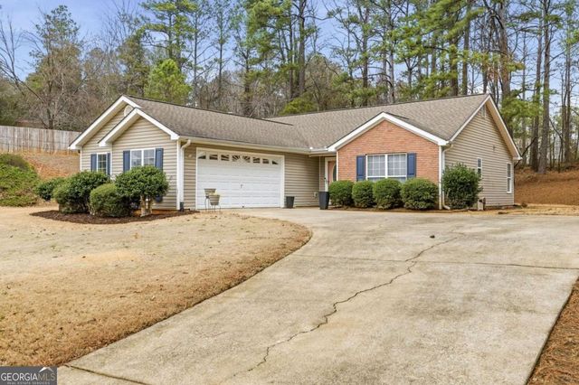 4758 Eagle Watch Drive, Flowery Branch, GA 30542