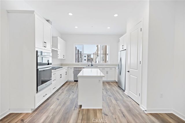 127 Culture, Irvine, CA 92618