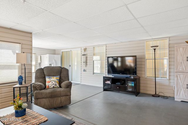 3301 S GOLDFIELD Road 2082, Apache Junction, AZ 85119