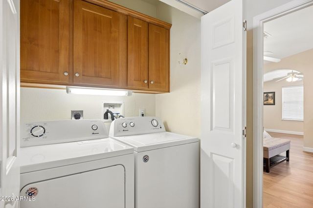 3301 S GOLDFIELD Road 2082, Apache Junction, AZ 85119