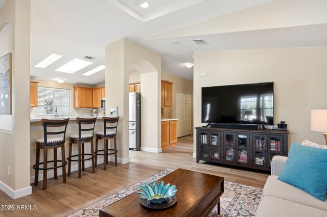 3301 S GOLDFIELD Road 2082, Apache Junction, AZ 85119