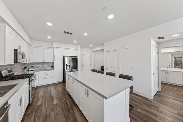 5933 Sunstone Drive 306, San Jose, CA 95123