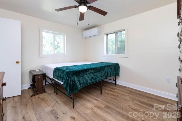 1860 Deer Park Lake Road, Spruce Pine, NC 28777