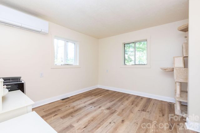 1860 Deer Park Lake Road, Spruce Pine, NC 28777