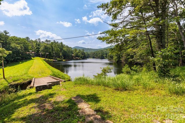 1860 Deer Park Lake Road, Spruce Pine, NC 28777