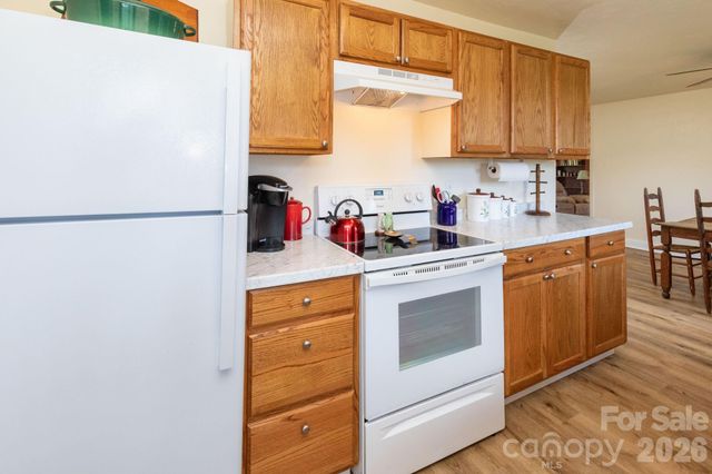 1860 Deer Park Lake Road, Spruce Pine, NC 28777