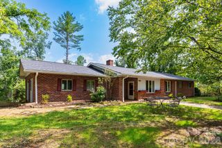 1860 Deer Park Lake Road, Spruce Pine, NC 28777