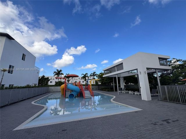 10250 NW 66th St 105, Doral, FL 33178