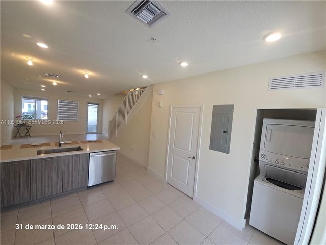 10250 NW 66th St 105, Doral, FL 33178