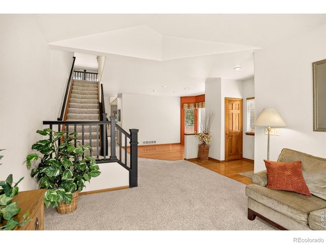 1516 Red Mountain Drive, Longmont, CO 80504