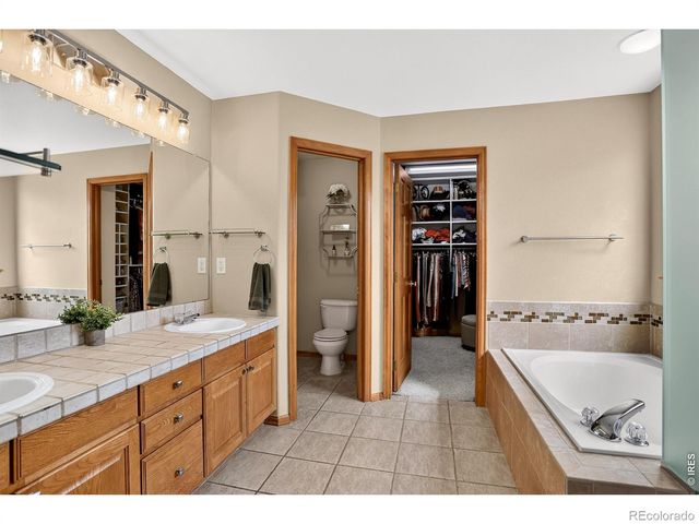 1516 Red Mountain Drive, Longmont, CO 80504