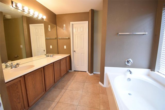 1006 Abigail Drive, Arlington, TX 76002