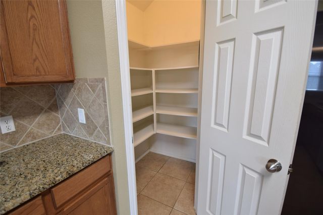 1006 Abigail Drive, Arlington, TX 76002