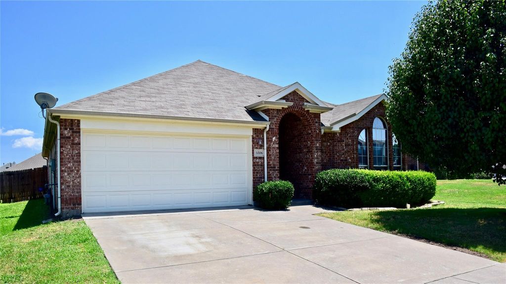 1006 Abigail Drive, Arlington, TX 76002
