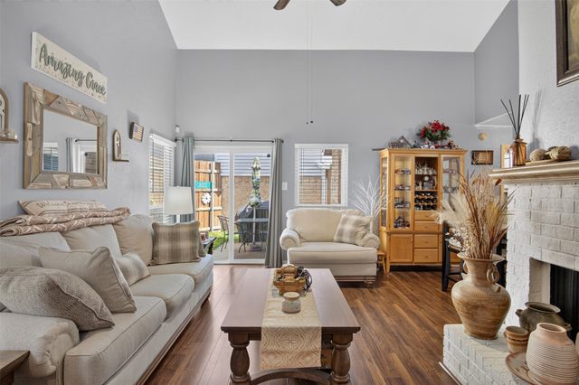 2851 Ursa Circle, Garland, TX 75044