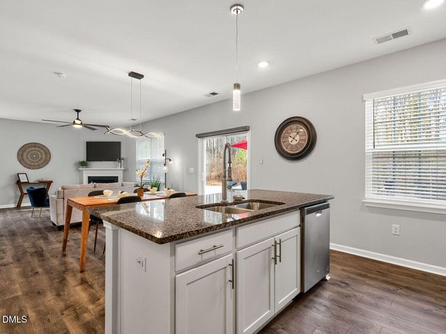 93 Red Cedar Way, Fuquay Varina, NC 27526