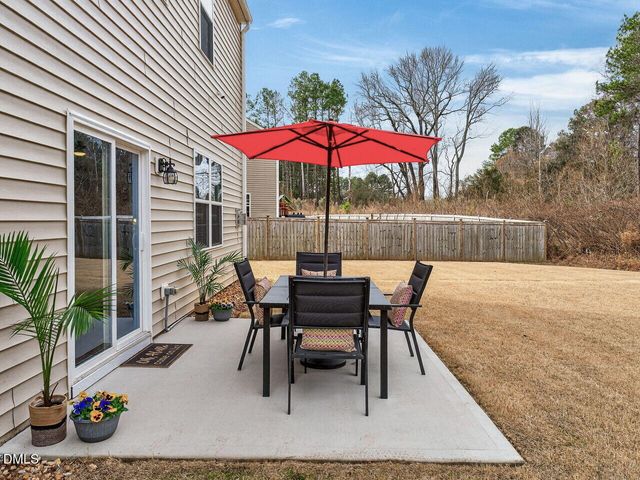 93 Red Cedar Way, Fuquay Varina, NC 27526