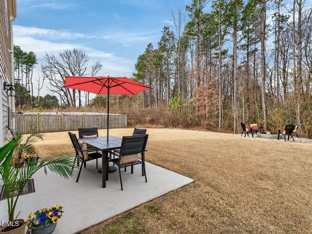 93 Red Cedar Way, Fuquay Varina, NC 27526