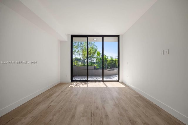 3034 Oak Ave 203, Coconut Grove, FL 33133
