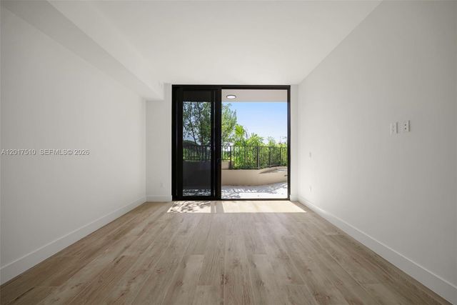 3034 Oak Ave 203, Coconut Grove, FL 33133