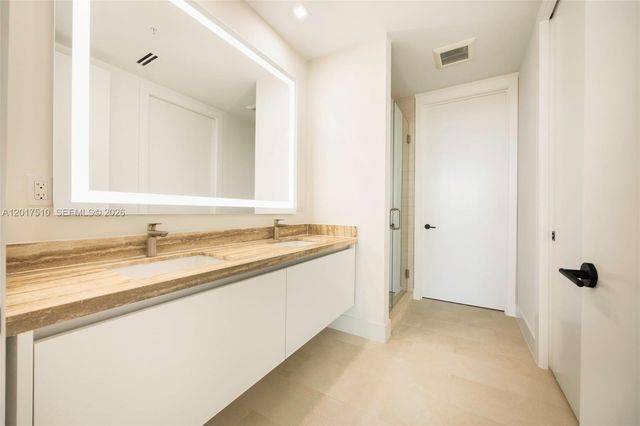 3034 Oak Ave 203, Coconut Grove, FL 33133