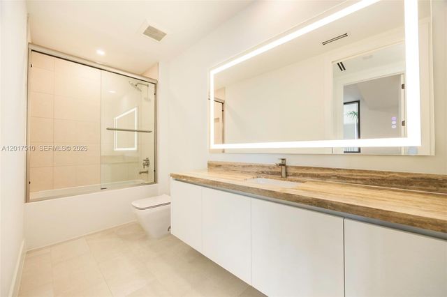 3034 Oak Ave 203, Coconut Grove, FL 33133