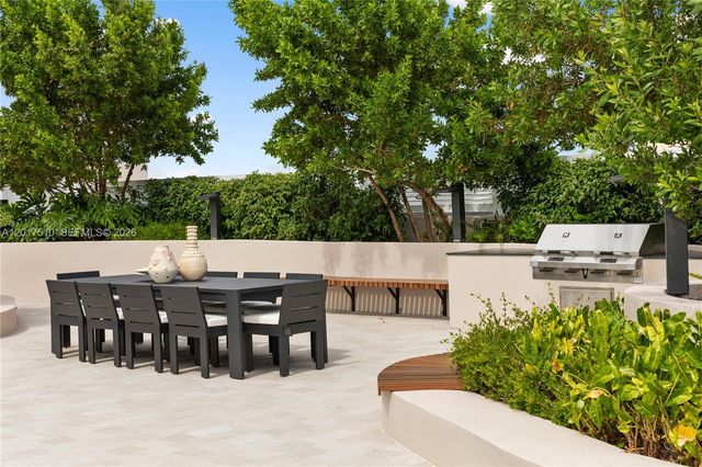 3034 Oak Ave 203, Coconut Grove, FL 33133