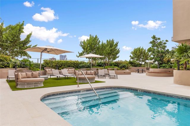 3034 Oak Ave 203, Coconut Grove, FL 33133