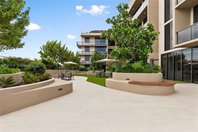 3034 Oak Ave 203, Coconut Grove, FL 33133