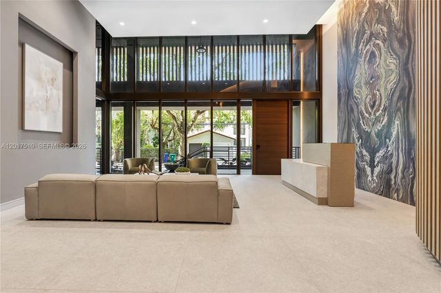 3034 Oak Ave 203, Coconut Grove, FL 33133