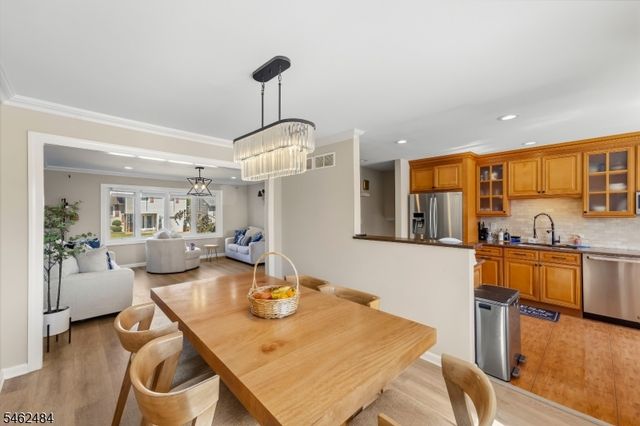 5 Sumutka Ct, Carteret Boro, NJ 07008