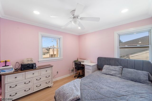 5 Sumutka Ct, Carteret Boro, NJ 07008