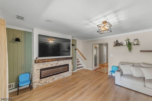 5 Sumutka Ct, Carteret Boro, NJ 07008