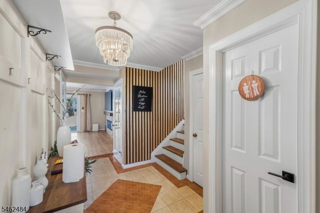 5 Sumutka Ct, Carteret Boro, NJ 07008
