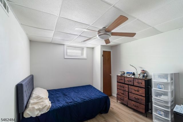 5 Sumutka Ct, Carteret Boro, NJ 07008