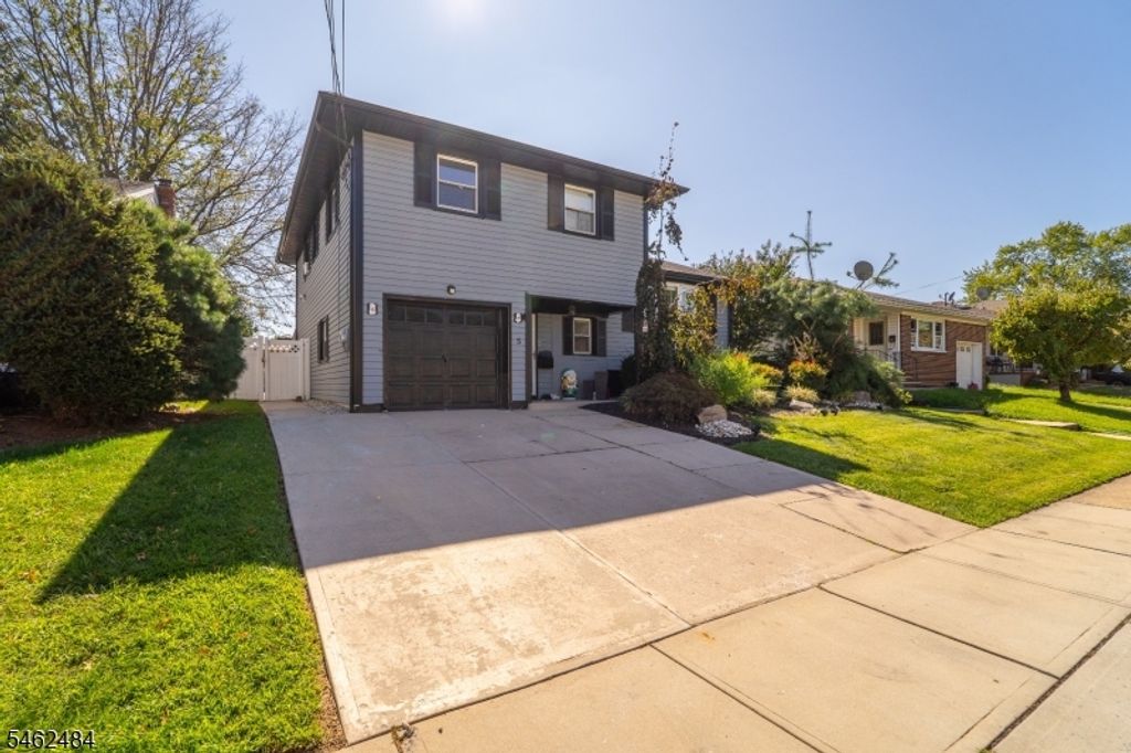 5 Sumutka Ct, Carteret Boro, NJ 07008 — photo 2