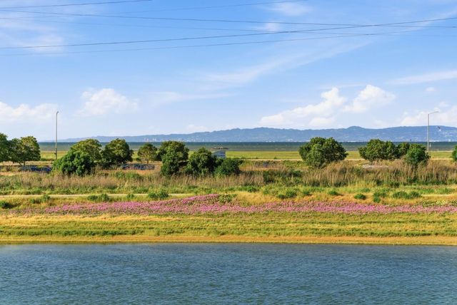 651 Port Drive 208, San Mateo, CA 94404