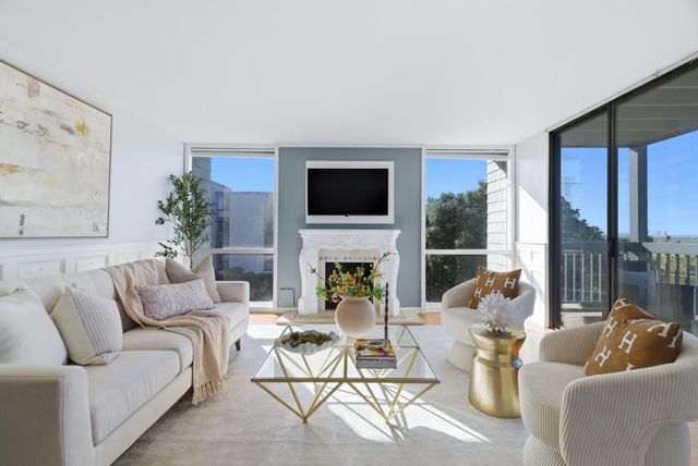 651 Port Drive 208, San Mateo, CA 94404