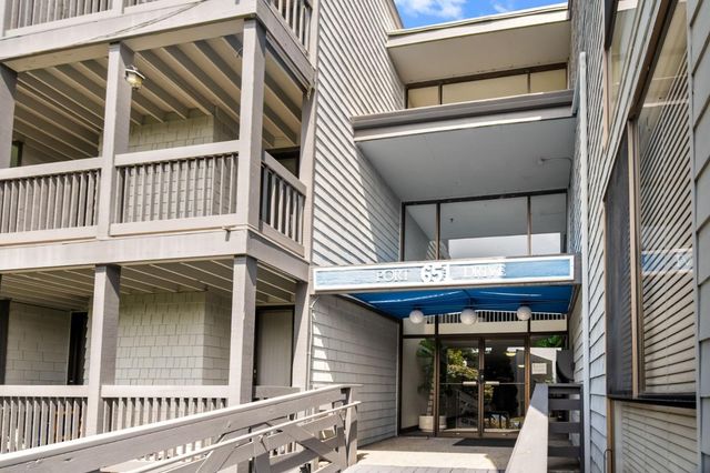 651 Port Drive 208, San Mateo, CA 94404